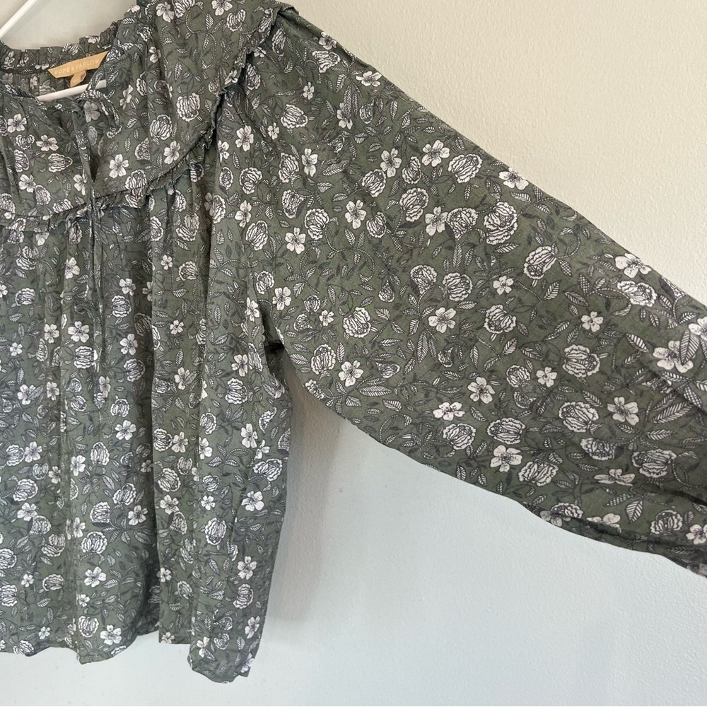 NWT Hope & Harlow Ruffle Neck Cuff Sleeve Gray Green Floral Blouse Sz XL Cottage - Picture 8 of 16